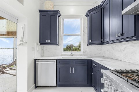 Villa ou maison à vendre à Port Charlotte, Floride: 4 chambres, 229.1 m2 № 2219639 - photo 13