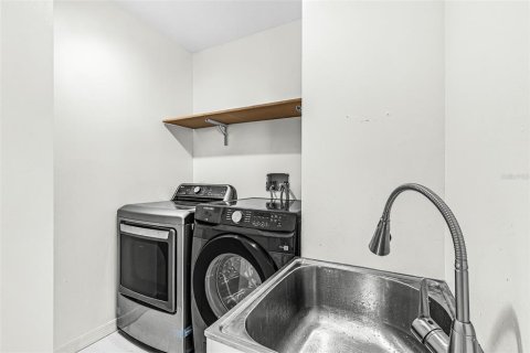 Villa ou maison à vendre à Port Charlotte, Floride: 4 chambres, 229.1 m2 № 2219639 - photo 16