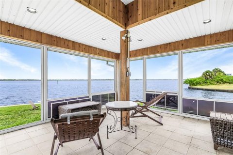 Villa ou maison à vendre à Port Charlotte, Floride: 4 chambres, 229.1 m2 № 2219639 - photo 10