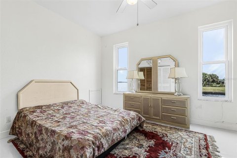 Villa ou maison à vendre à Port Charlotte, Floride: 4 chambres, 229.1 m2 № 2219639 - photo 19