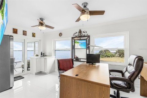 Villa ou maison à vendre à Port Charlotte, Floride: 4 chambres, 229.1 m2 № 2219639 - photo 25