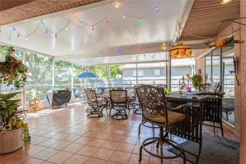 House in Tampa, Florida 3 bedrooms, 177.16 sq.m. № 1616819 - photo 28