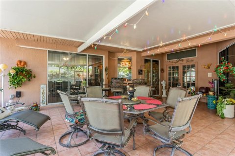 House in Tampa, Florida 3 bedrooms, 177.16 sq.m. № 1616819 - photo 30