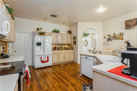 House in Tampa, Florida 3 bedrooms, 177.16 sq.m. № 1616819 - photo 20