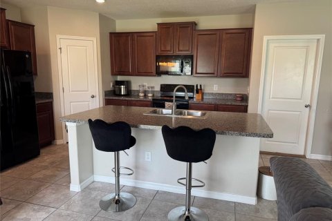House in Ruskin, Florida 4 bedrooms, 174.19 sq.m. № 2118067 - photo 11