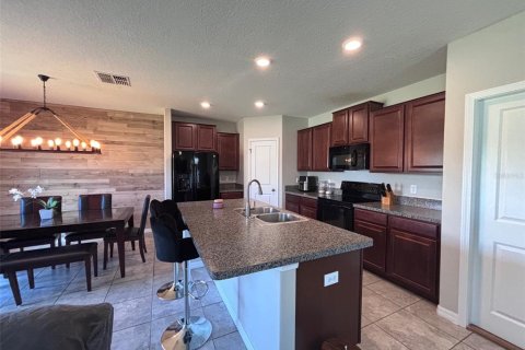 House in Ruskin, Florida 4 bedrooms, 174.19 sq.m. № 2118067 - photo 10
