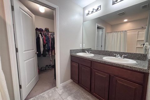 House in Ruskin, Florida 4 bedrooms, 174.19 sq.m. № 2118067 - photo 21