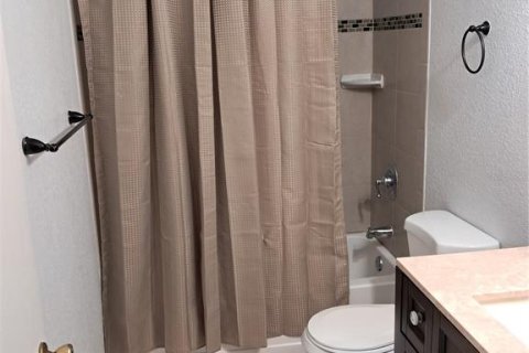 Condo in Tampa, Florida, 2 bedrooms  № 2206758 - photo 9