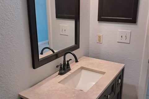 Condo in Tampa, Florida, 2 bedrooms  № 2206758 - photo 10