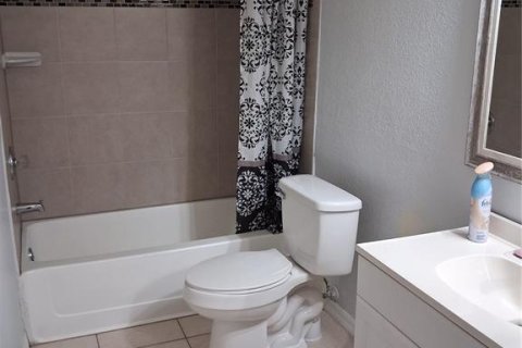 Condo in Tampa, Florida, 2 bedrooms  № 2206758 - photo 22