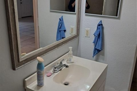 Condo in Tampa, Florida, 2 bedrooms  № 2206758 - photo 23
