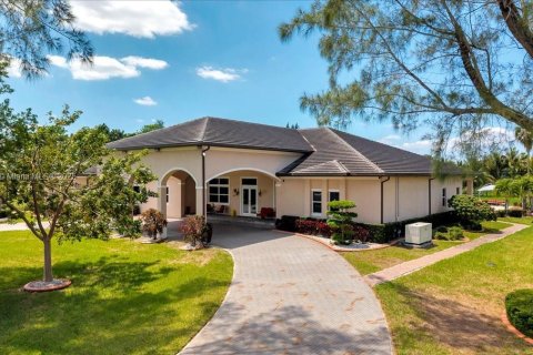 Villa ou maison à vendre à Miramar, Floride: 7 chambres, 627.65 m2 № 1738961 - photo 3