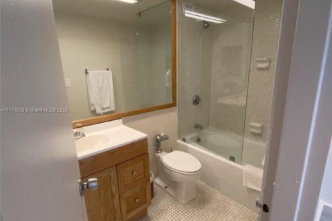 Condominio en venta en Miami Beach, Florida, 37.16 m2 № 1859705 - foto 10