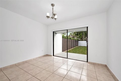 Townhouse in Miami, Florida 3 bedrooms № 2044304 - photo 12