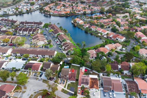 Townhouse in Miami, Florida 3 bedrooms № 2044304 - photo 28