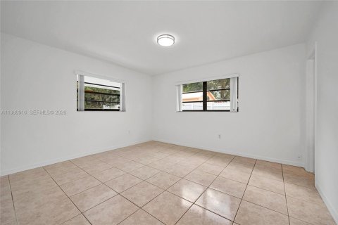 Townhouse in Miami, Florida 3 bedrooms № 2044304 - photo 15