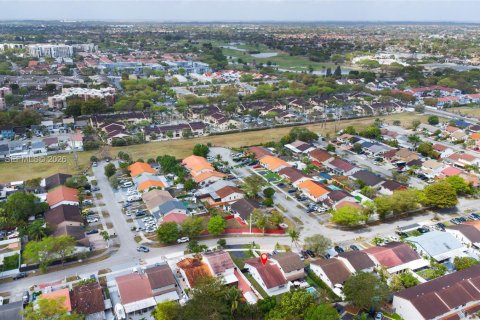 Townhouse in Miami, Florida 3 bedrooms № 2044304 - photo 30