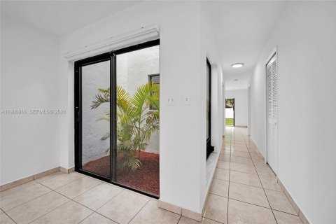 Townhouse in Miami, Florida 3 bedrooms № 2044304 - photo 8