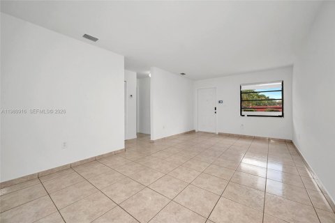 Townhouse in Miami, Florida 3 bedrooms № 2044304 - photo 6