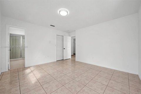 Townhouse in Miami, Florida 3 bedrooms № 2044304 - photo 14