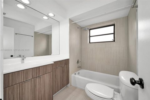 Townhouse in Miami, Florida 3 bedrooms № 2044304 - photo 20