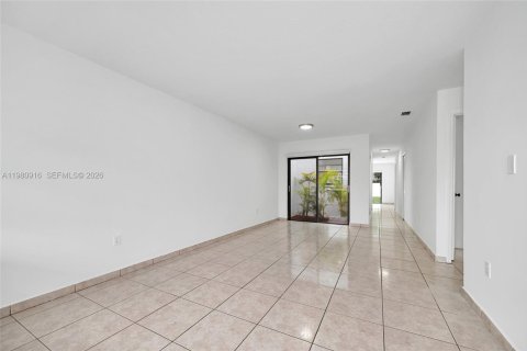 Townhouse in Miami, Florida 3 bedrooms № 2044304 - photo 5