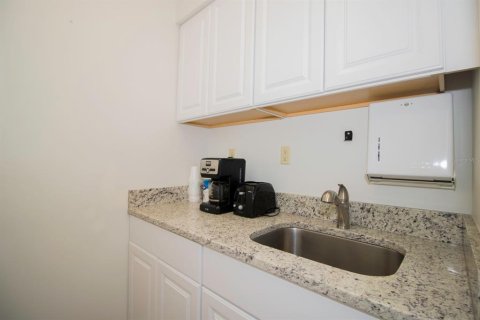 Propiedad comercial en alquiler en Orlando, Florida, 20.07 m2 № 2349511 - foto 18