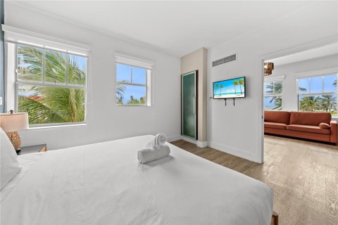 Condo in Miami Beach, Florida, 1 bedroom  № 2021002 - photo 18