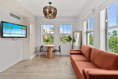 Condo in Miami Beach, Florida, 1 bedroom  № 2021002 - photo 21