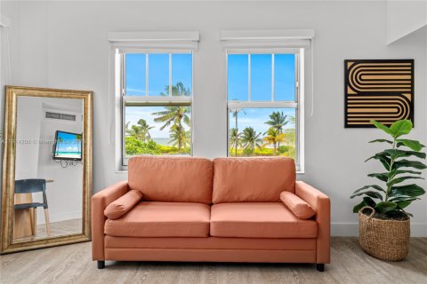 Condo in Miami Beach, Florida, 1 bedroom  № 2021002