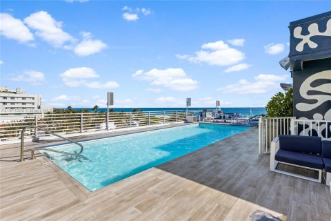Condo in Miami Beach, Florida, 1 bedroom  № 2021002 - photo 29