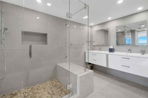 Купить кондоминиум в Майами, Флорида 2 спальни, 174.84м2, № 1700295 - фото 28