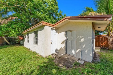 Villa ou maison à vendre à Hollywood, Floride: 4 chambres, 148.09 m2 № 1949554 - photo 30