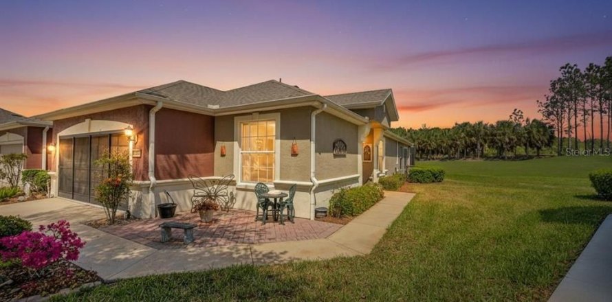 House in Ocala, Florida 2 bedrooms, 157.56 sq.m. № 2217920