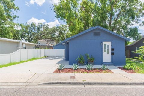 Casa en alquiler en Tampa, Florida, 2 dormitorios, 80.36 m2 № 1905755 - foto 1
