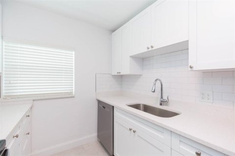 Casa en alquiler en Tampa, Florida, 2 dormitorios, 80.36 m2 № 1905755 - foto 6