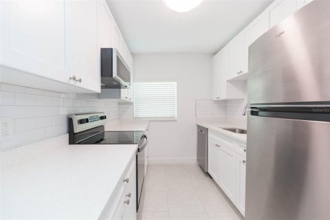 Casa en alquiler en Tampa, Florida, 2 dormitorios, 80.36 m2 № 1905755 - foto 7