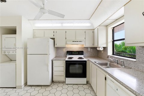 Condominio en venta en Sunrise, Florida, 1 dormitorio, 73.39 m2 № 2170261 - foto 4
