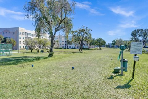 Condominio en venta en Sunrise, Florida, 1 dormitorio, 73.39 m2 № 2170261 - foto 18