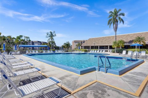Condominio en venta en Sunrise, Florida, 1 dormitorio, 73.39 m2 № 2170261 - foto 13