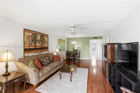 Condominio en venta en Sunrise, Florida, 1 dormitorio, 73.39 m2 № 2170261 - foto 7