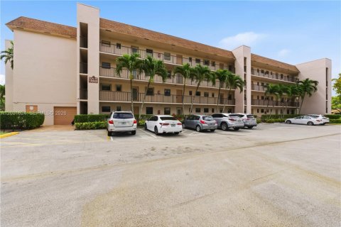 Condominio en venta en Sunrise, Florida, 1 dormitorio, 73.39 m2 № 2170261 - foto 2