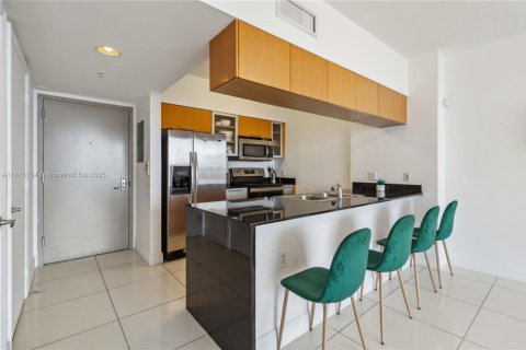 Condominio en venta en Miami, Florida, 1 dormitorio, 73.49 m2 № 1768473 - foto 6