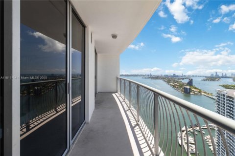 Condominio en venta en Miami, Florida, 1 dormitorio, 73.49 m2 № 1768473 - foto 2