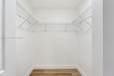 Apartamento en alquiler en Miami, Florida, 2 dormitorios, 81.66 m2 № 2057984 - foto 11