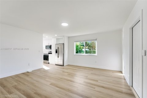 Apartamento en alquiler en Miami, Florida, 2 dormitorios, 81.66 m2 № 2057984 - foto 5