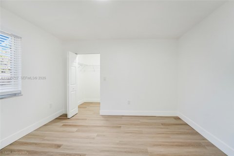 Apartamento en alquiler en Miami, Florida, 2 dormitorios, 81.66 m2 № 2057984 - foto 9