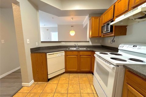 Condo in Orlando, Florida, 2 bedrooms  № 1842207 - photo 12