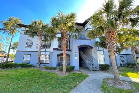 Condo in Orlando, Florida, 2 bedrooms  № 1842207 - photo 1