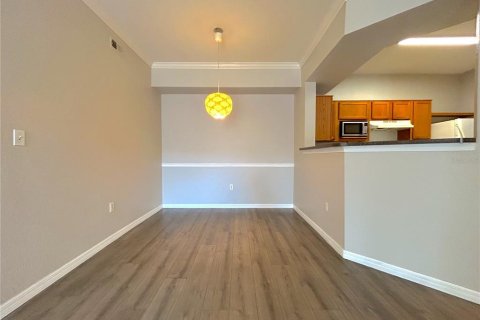 Condo in Orlando, Florida, 2 bedrooms  № 1842207 - photo 10